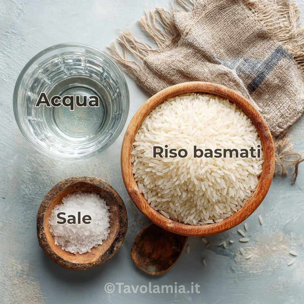 Riso basmati crudo con acqua e sale su sfondo rustico
