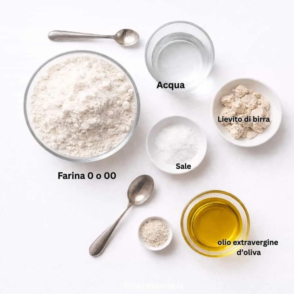 Ingredienti base per la pizza in teglia: farina 0, acqua, lievito di birra, sale e olio extravergine di oliva