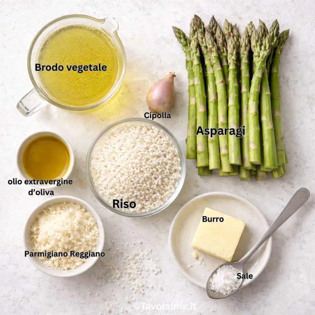 Risotto asparagi 2 Ingredienti per risotto asparagi: riso, asparagi, brodo vegetale, Parmigiano, burro, olio e cipolla